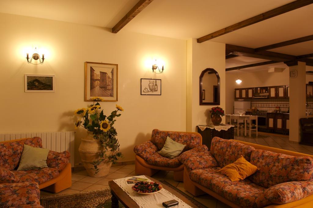La Colonna Bed & Breakfast Montelanico Екстериор снимка